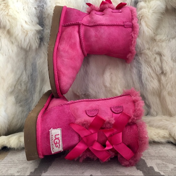 Girls Bailey Bow Uggs - Picture 5 of 8